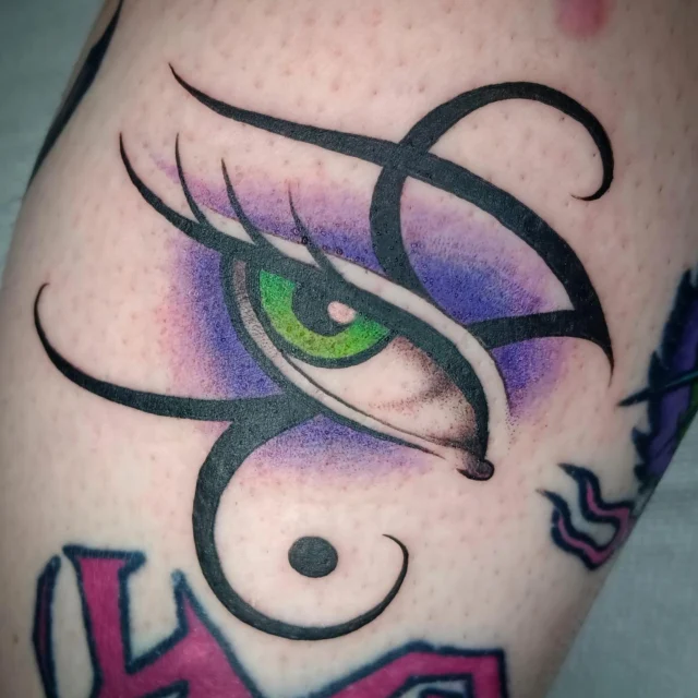New wave eye from @rockinrobertart #happyneedlestattoo #tattoovienna #colorfultattoo #tattoo #tattooart #eyetattoo #newwavetattoo #colortattoo #tattoooftheday